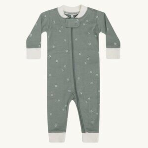 NWT - Quincy Mae ORGANIC stars zip pajama